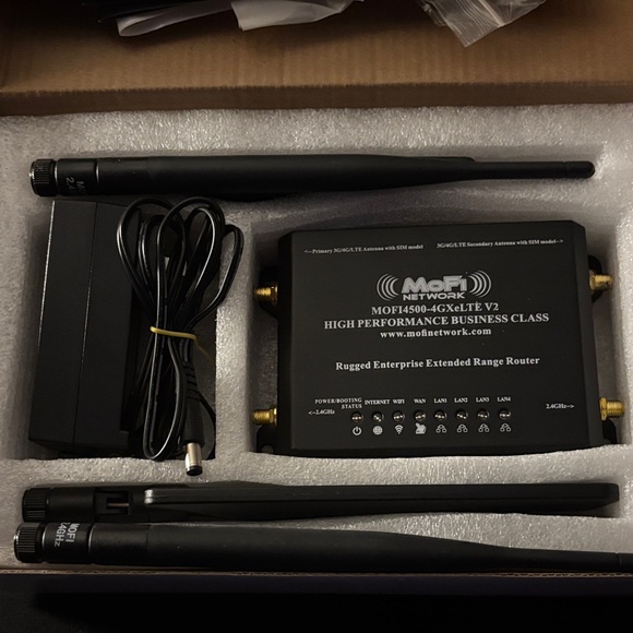 Black 3G/4G/LTE Router - Picture 2 of 6